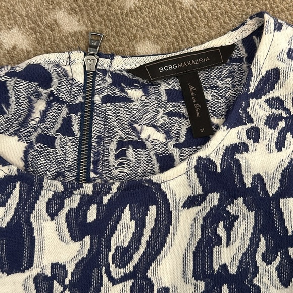 BCBG sleeveless blouse - Picture 2 of 3